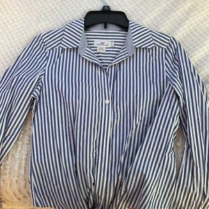Vineyard Vines button up shirt